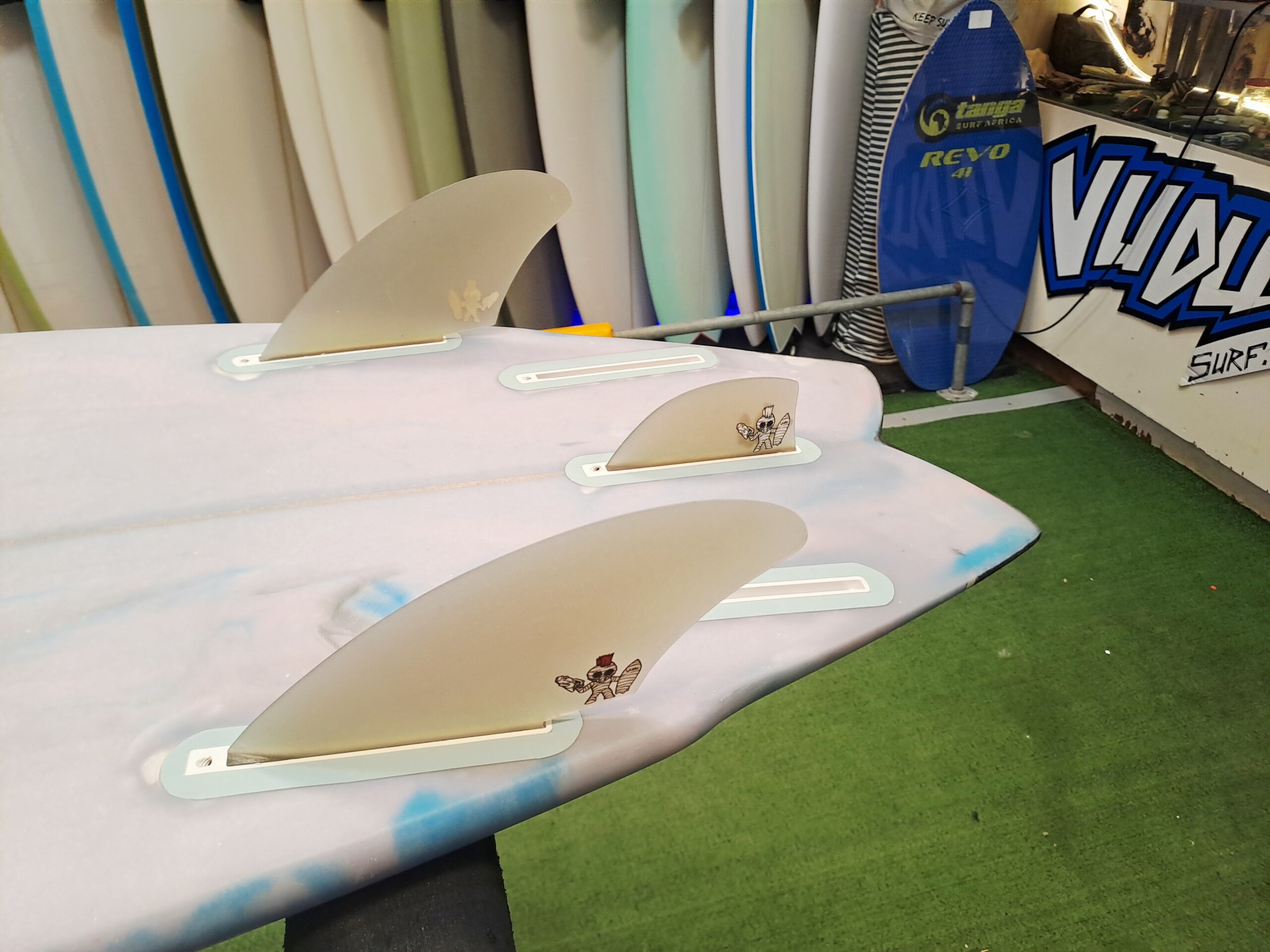Lucky Fish Big-Boy 6'1 x 22 x 2.75 45 Ltr - Image 3
