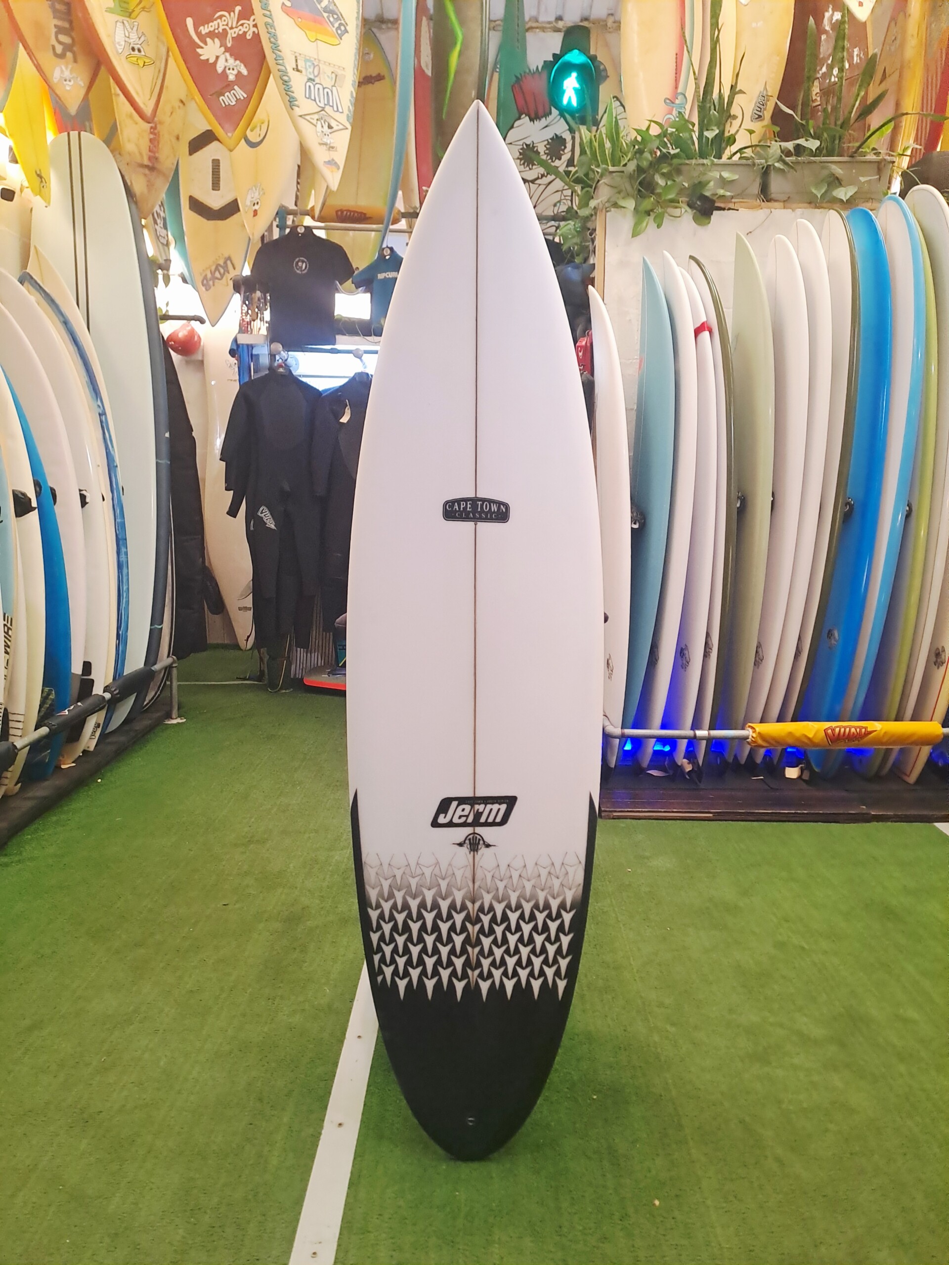 NEW SURFBOARD CAPE TOWN CLASSIC STEP -UP 6'2" 19.5 X 2.625" 34L ADVANCED black spray - Image 3