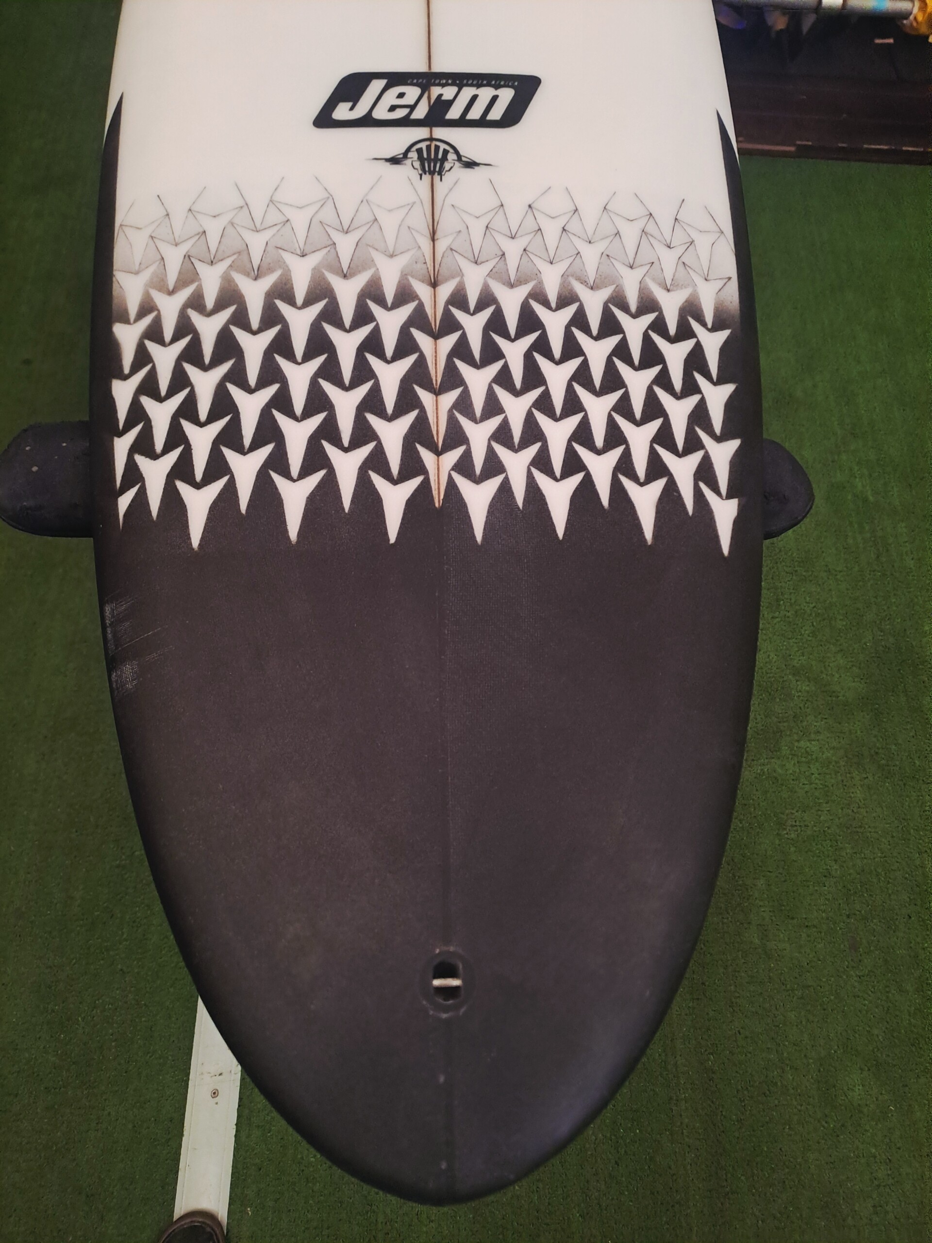 NEW SURFBOARD CAPE TOWN CLASSIC STEP -UP 6'2" 19.5 X 2.625" 34L ADVANCED black spray - Image 6